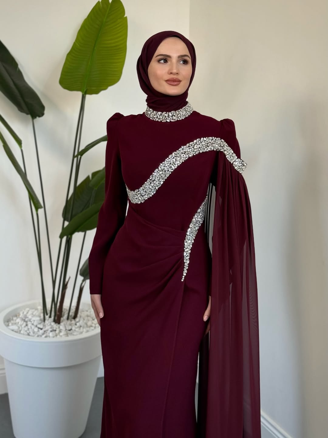 فستان سهرة الملكي ... مطرز بالكريستال