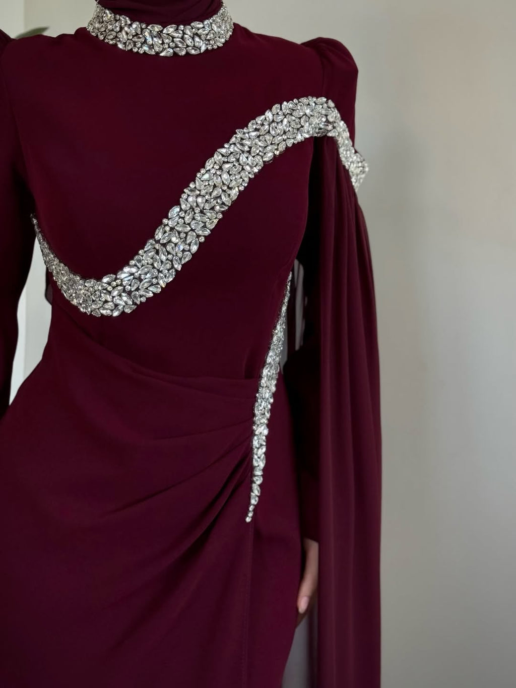 فستان سهرة الملكي ... مطرز بالكريستال