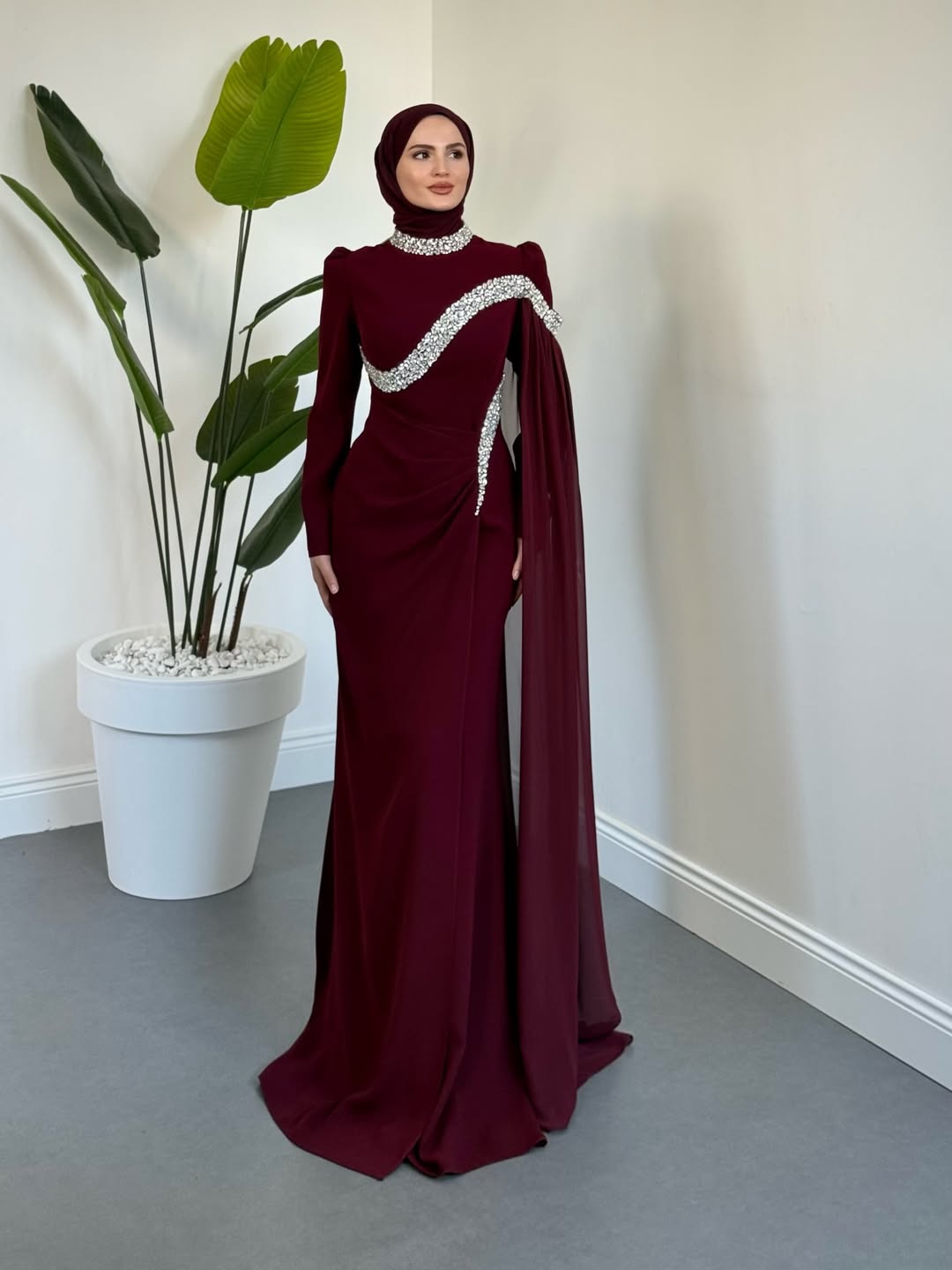 فستان سهرة الملكي ... مطرز بالكريستال