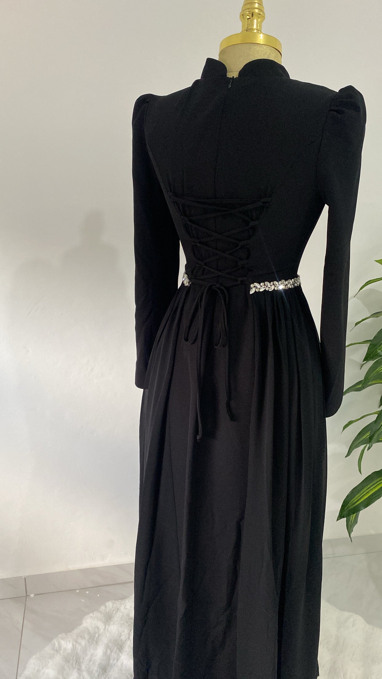 فستان قماش كريب الناعم