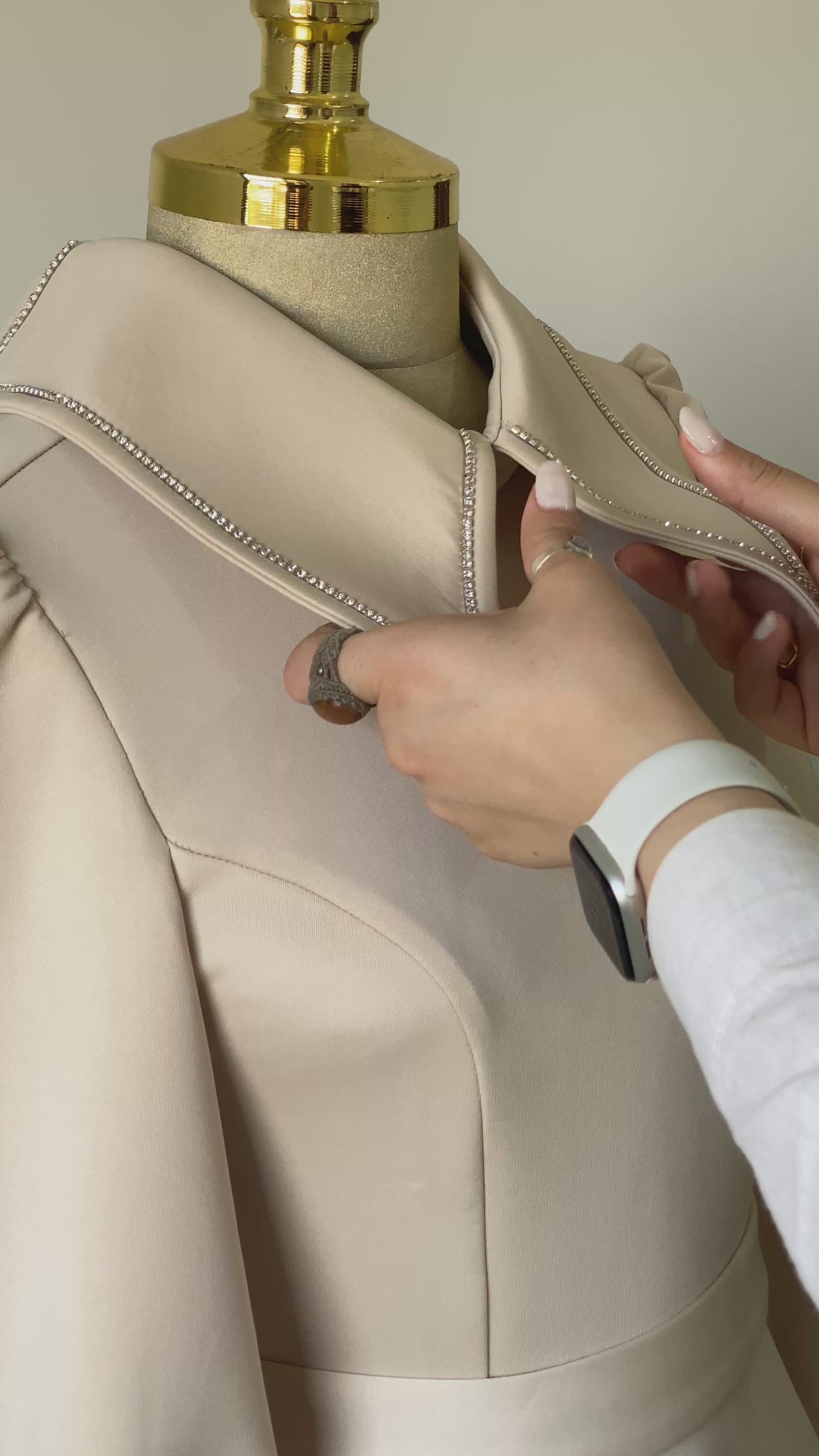 فستان قماش سكوبا الفاخر