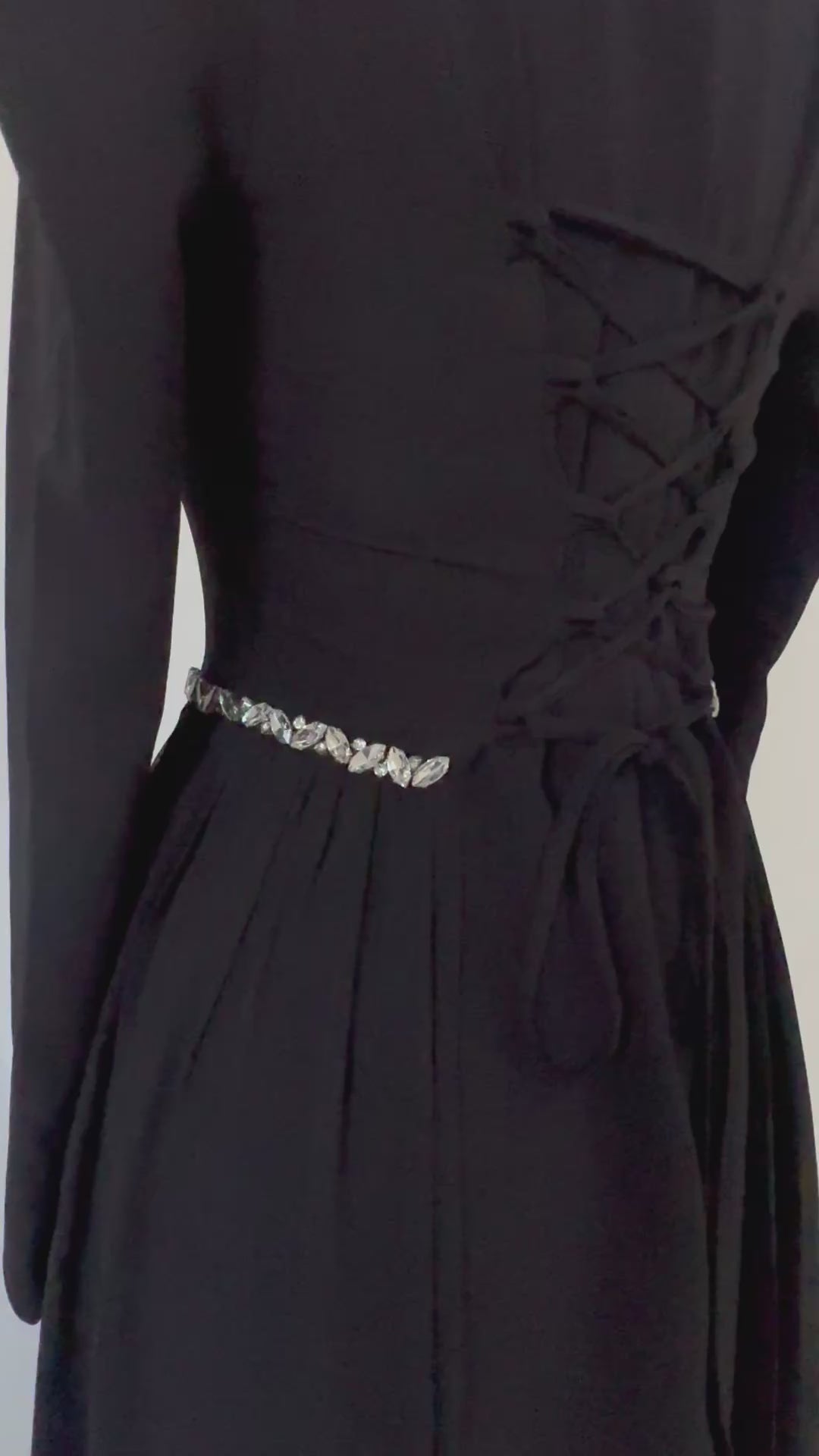 فستان قماش كريب الناعم